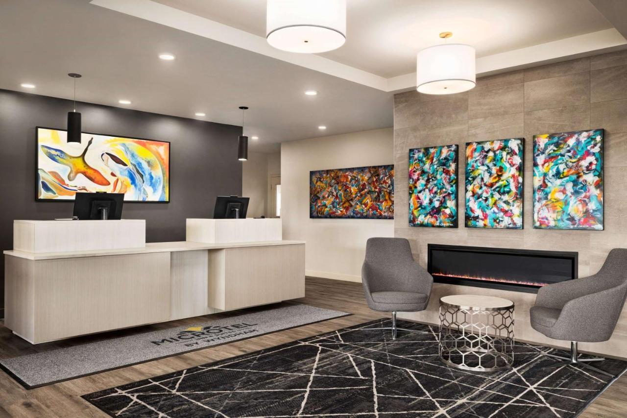 Microtel Inn & Suites Dorval Qc Luaran gambar