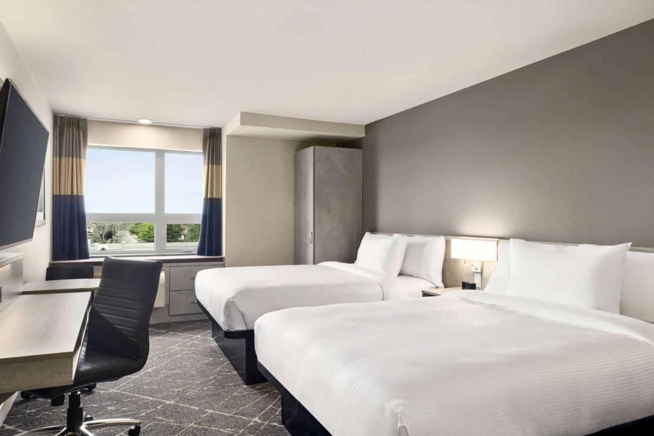 Microtel Inn & Suites Dorval Qc Luaran gambar