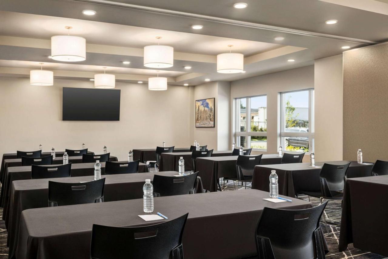 Microtel Inn & Suites Dorval Qc Luaran gambar